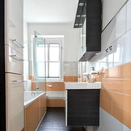 Apartamento Geraeumiges & Helles Nahe Leipzig *